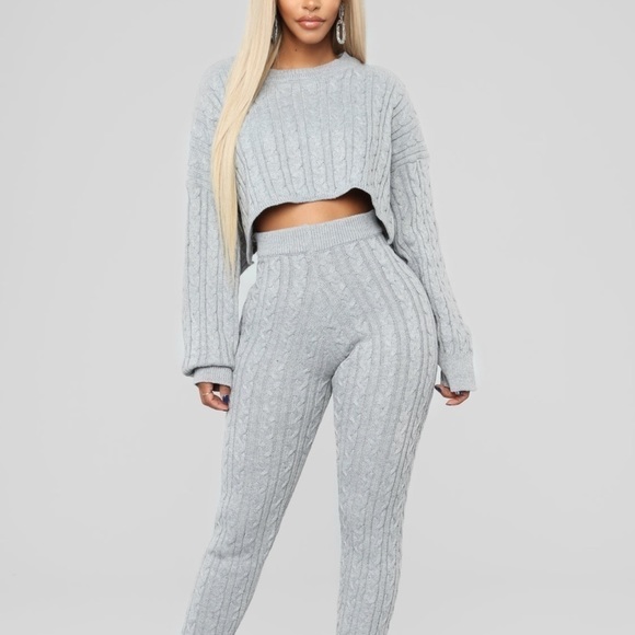 BIN#5 - XSMALL Fashion Nova Cropped Gray Sweater - Picture 8 of 12